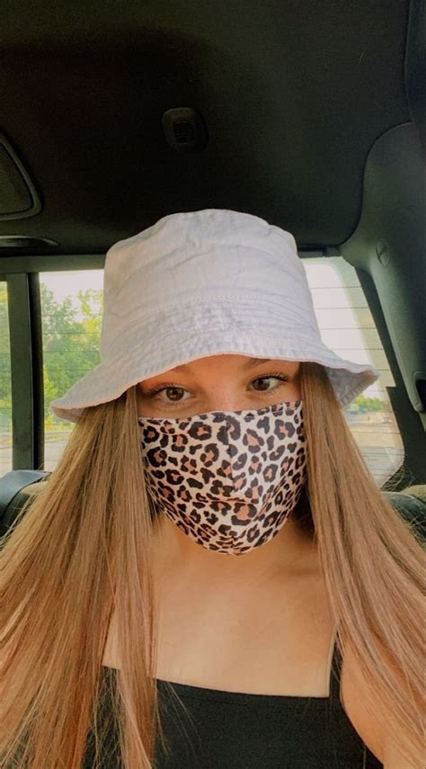 Bucket Hat And Face Mask In 2020 Fashion Face Mask Photography Poses