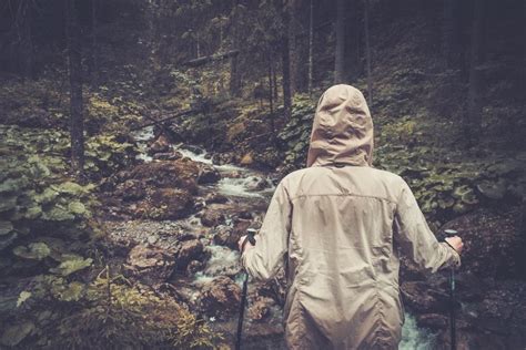 10 Smart Tips For Hiking In The Rain Chronic Wanderlust