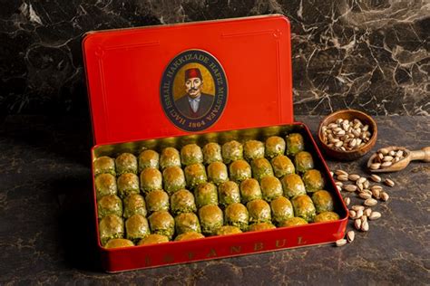 Pistachio Belle Kiss Baklava XL Metal Tin Box