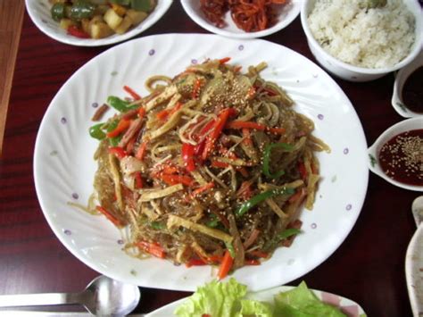 Must have's include the kimchi fried rice and their stewed beef (to die for), barbeque beef tenderised with pear juice and other fresh ingredients, and the tempura is almost flourless. 7 Healthy Korean Food for Spring and Summer! | KoreaTravelEasy
