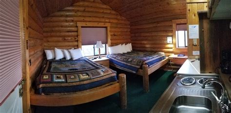 A picnic area with an outdoor volleyball court is on site at this family friendly lodge. Review: Teton Valley Cabins and Neon Steve