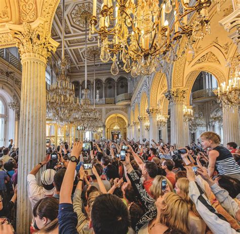 Collections housed in 5 buildings feature over 3,000,000 items that present the development of world culture and art from the stone age to the 20th century. Eremitage in Petersburg: Tipps, wie der Eintritt schneller ...