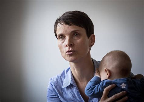 Petry is accused of giving false statements under oath to a committee of the regional parliament in the saxony parliament lifted petry's immunity from prosecution in august. Wohin steuert Frauke Petry?: "Wir wollen keine AfD ...