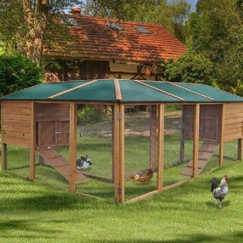 L'enclos pour poules ou le filet sont des parfaits compléments au poulailler afin d'offrir un environnement agréable et totalement sécurisé à. Poulailler Clapier PARC-ENCLOS pour lapin poules rongeur ...