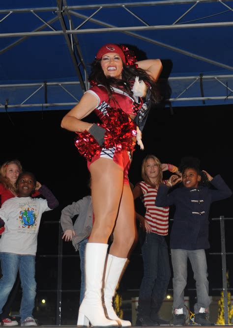 Arizona cardinals cheerleaders at the nfluk tailgate party twickenham stadium london 22 10 17. Arizona Cardinals cheerleaders spread holiday cheer to ...
