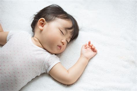 The best crib mattress for newborns, infants and toddlers, including safe, breathable and firm picks many crib mattresses are reversible with infant and toddler sides so you can use the same one for what to keep in mind when shopping for a crib mattress. Crib Mattresses | Innerspring and Foam Crib Mattress ...