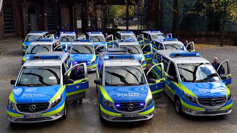 Последние твиты от wirtschaft.nrw (@wirtschaftnrw). NRW-Polizei fährt künftig mit Mercedes-Vans Streife ...
