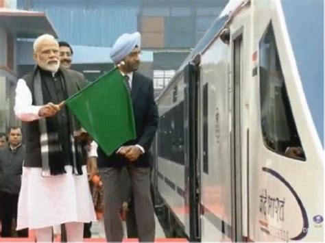 pm narendra modi flags off vande bharat train 18 know all about 1st driverless train in india
