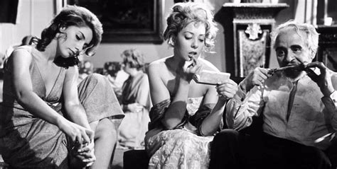 Sarı ve kıvırcık saçları nedeniyle 'ölüm meleği' olarak adlandırılan carlos. The Exterminating Angel 1962 Spoiler Free Movie Review