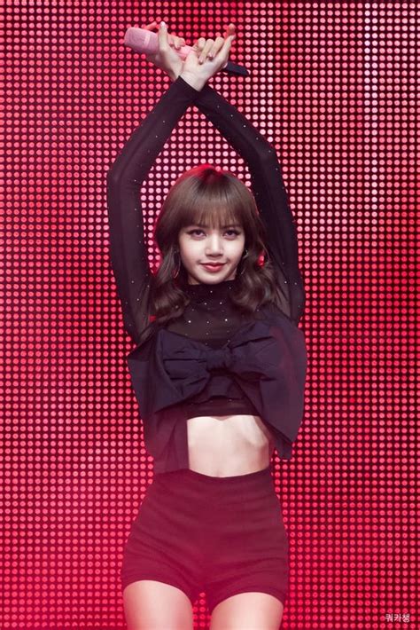 10 Times Blackpinks Lisa Looked Badss In An All Black Outfit Koreaboo
