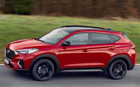 El hyundai tucson 2021 está a la venta en un rango de precios que va desde los 26 900 euros de la versión más asequible (gasolina de 150 cv) hasta los 46 600 euros de la más costosa (híbrida no enchufable de 230 cv; Conheça o Hyundai Tucson N Line o esportivo de 2021