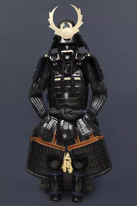handmade tokugawa clan black japanese samurai armor with black helmet life size samurai armor