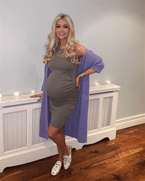 rosanna davison s fans say she s gorgeous as she shares stunning snap to mark 32 weeks