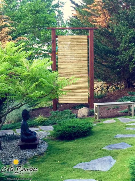 Bamboo fencing's light, natural look creates intimate backyard spaces that don't feel closed off or isolating. Beautiful bamboo fence screens for a Japanese zen garden ...