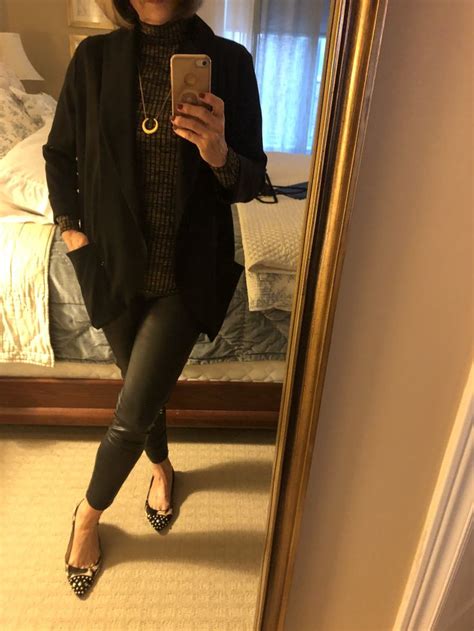 Pin By Valerie Leachman On My Work Day Fashions Mirror Selfie