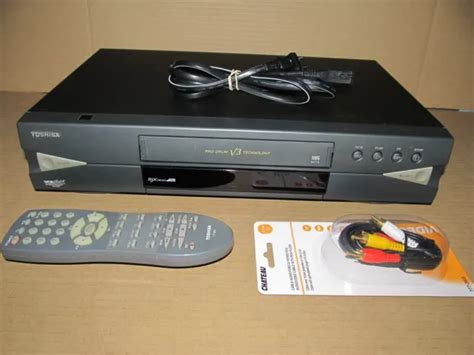 TOSHIBA VCR VHS PLAYER RECORDER M774 Remote Cables Video Tape Machine
