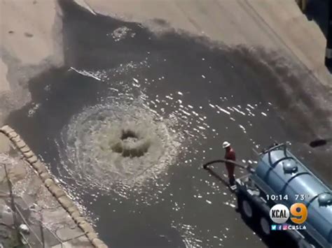 Massive Sewage Spill Closes Tourist Magnet Socal Beaches Cbs News