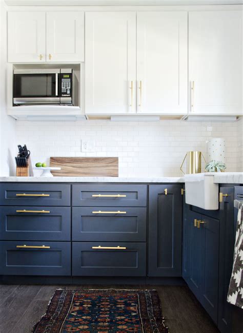 6 Ways To Use The Trendy Navy Blue And Gold Color Scheme