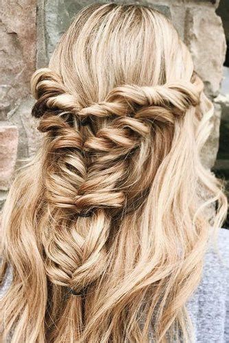 Now we're not condoning upstaging the bride, but these wedding guest hairstyles will definitely get you noticed. 42 Chic And Easy Wedding Guest Hairstyles | Wedding Forward