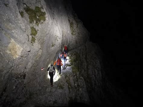 Werfen Bergsteiger Aus Dänemark Saß Fest Nächtlicher Rettungseinsatz Snat