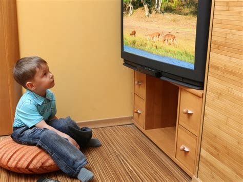 Watching Tv Linked To 8 Causes Of Death Oneindia News