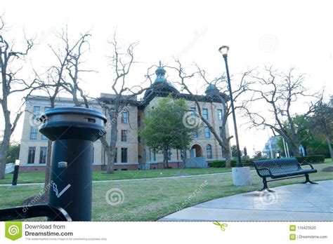 Fort Bend County Courthouse in Late Winter Editorial Image - Image of