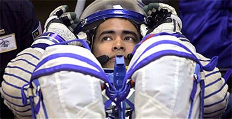 Sheikh muszaphar shukor, the first muslim astronaut, shows how he performs his salat while in orbit. Islamic scholars produce guide to praying at 17,000mph ...