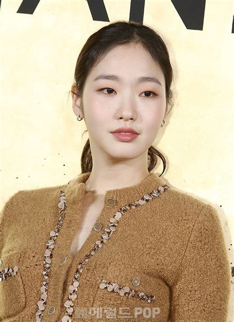 Her exemplary skill has won her awards and recognition. Kim Go Eun Confirmed To Star In Korea's First-Ever Musical ...