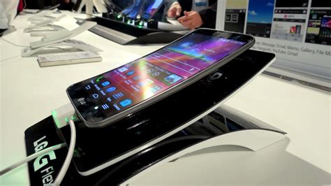 Ces First Look At Lgs Bendable G Flex Smartphone Ign