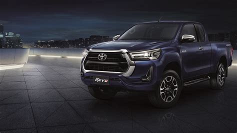 The toyota hilux has been giving a little bit of an upgrade and there are actually a few noteworthy top of new 2020 hilux range and available in extra cab and double cab variants, the invincible. 2020 Toyota Hilux: Facelift, Specs, Features, PH Launch