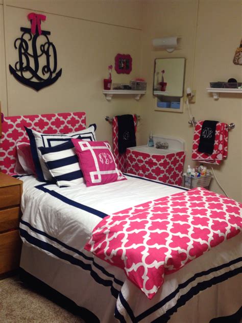 my dorm room in collins at baylor university baylor collins pinkandnavy dorm room diy