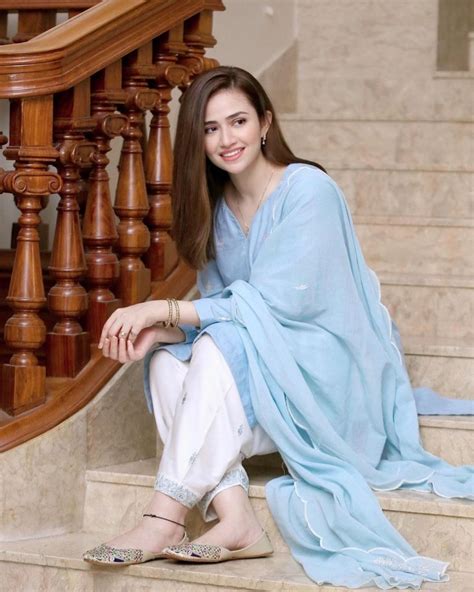 Latest Photos Of Sana Javed In Simple Shalwar Kameez Reviewitpk