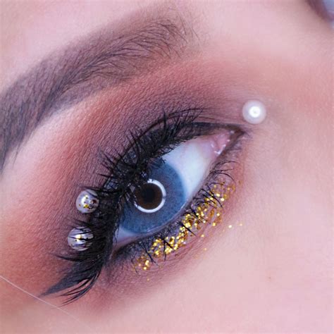 Soft Brown Smokey Eye Gold Glitter And Pearls Blue Eye Makeup