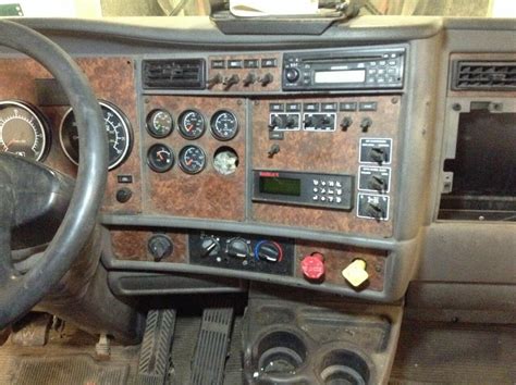 Kenworth T600 Dash Assembly In Spencer Ia 24738155
