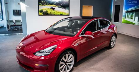 Teslas Model 3 Was 2018s Best Selling Luxury Car In Us
