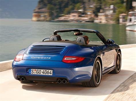 La 911 è la porsche vera, quella che fa parte dell'immaginario collettivo. PORSCHE 911 Carrera GTS Cabriolet (997) specs & photos ...