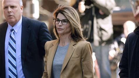 college admissions scandal lori loughlin husband mossimo giannulli plead not guilty abc7 new