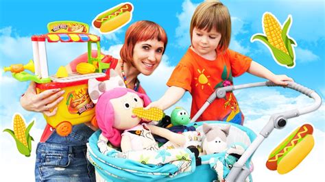 Бьянка готовит игрушкам Маша Капуки Кануки и игры с детьми в шоу Привет Бьянка Youtube