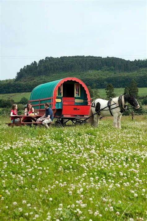 Lovely Traditional Irish Caravan With Images Irish Traditions