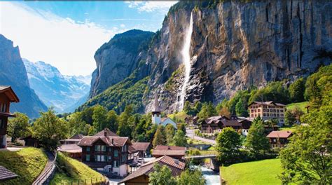 Lauterbrunnen Rodeado Por Cascadas Es El Pueblo Más Bonito De Suiza