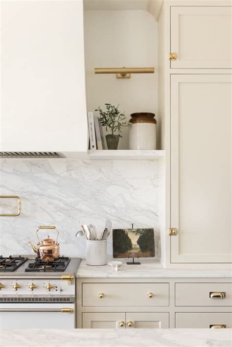 Benjamin Moore White Kitchen Cabinets