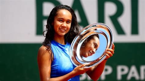 canada s leylah annie fernandez rolls to french open girls singles title cbc sports