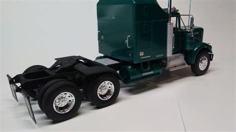 Kenworth W900 FineScale Modeler Essential Magazine For Scale Model