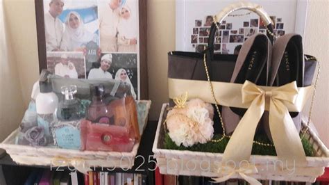 Kebiasaannya dulang hantaran ini mempunyai pelbagai jenis dulang mengikut tema atau kesesuaian sesuatu majlis perkahwinan itu. DIY Hantaran Tunang Untuk Adik Ipar - Dunia Blog IQ