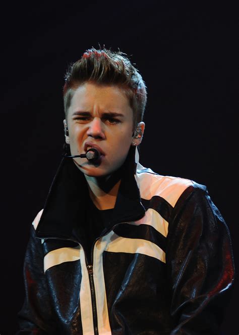 18 Funny Faces Of Justin Bieber
