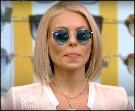 Pin By R C On Kelly Maria Ripa The Total Woman Round Sunglass Women
