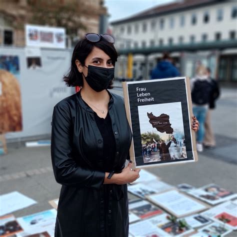 Demo In Kaiserslautern Gegen Die Unterdrückung Von Frauen Im Iran Swr Aktuell