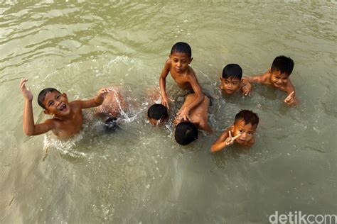 Read 7 reviews from the world's largest community for readers. Potret Keceriaan Anak-anak Berenang di Sungai Cipamingkis