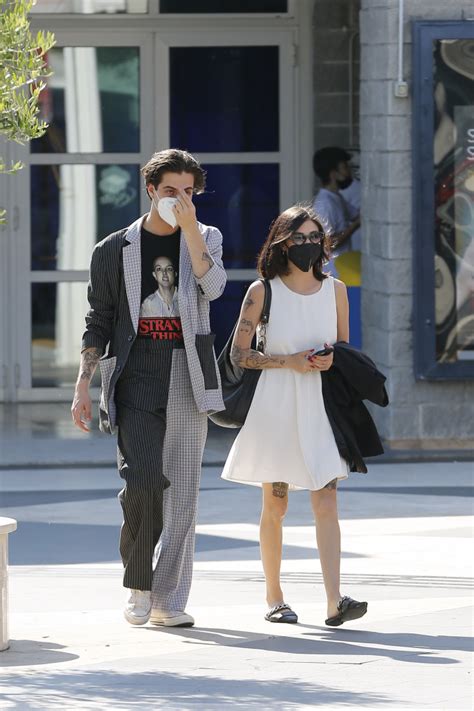 Damiano david, infatti, ha rivelato di essere fidanzato con la stessa ragazza da ormai ben 4 anni. Šios dienos stilingiausieji (Damiano David, Jennifer Lopez ...