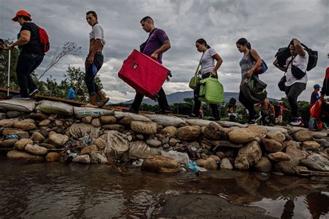 Venezuela Crisis How Fleeing Venezuelans Survive A Dangerous Migration